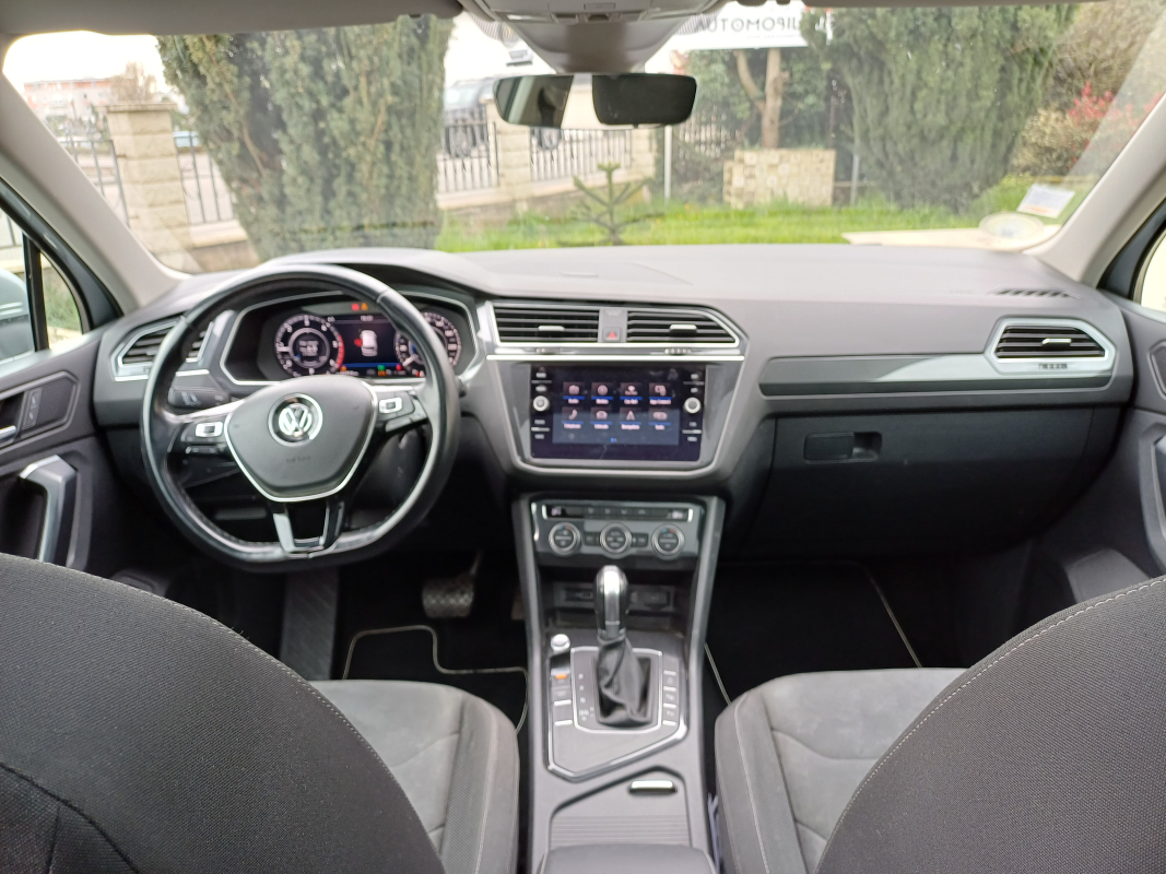 Volkswagen Tiguan — 9