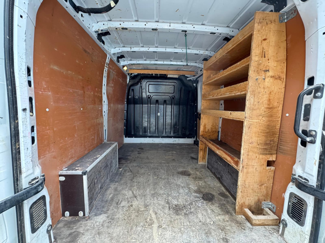 Renault Master — 10