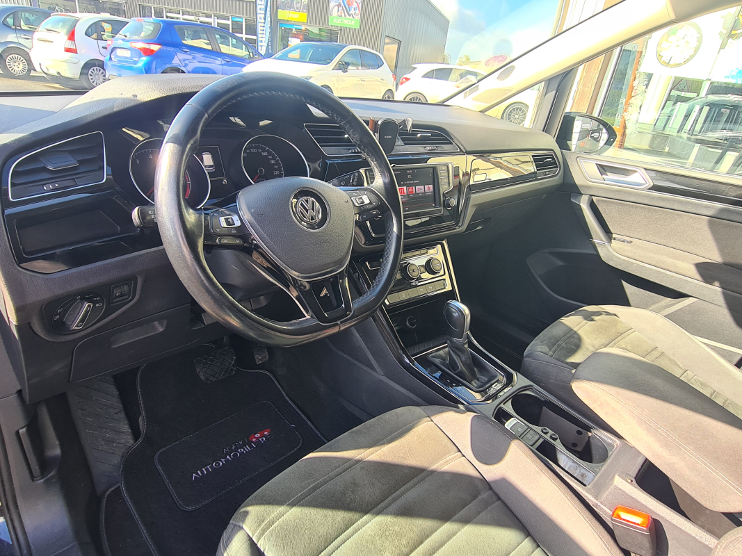 Volkswagen Touran — 9