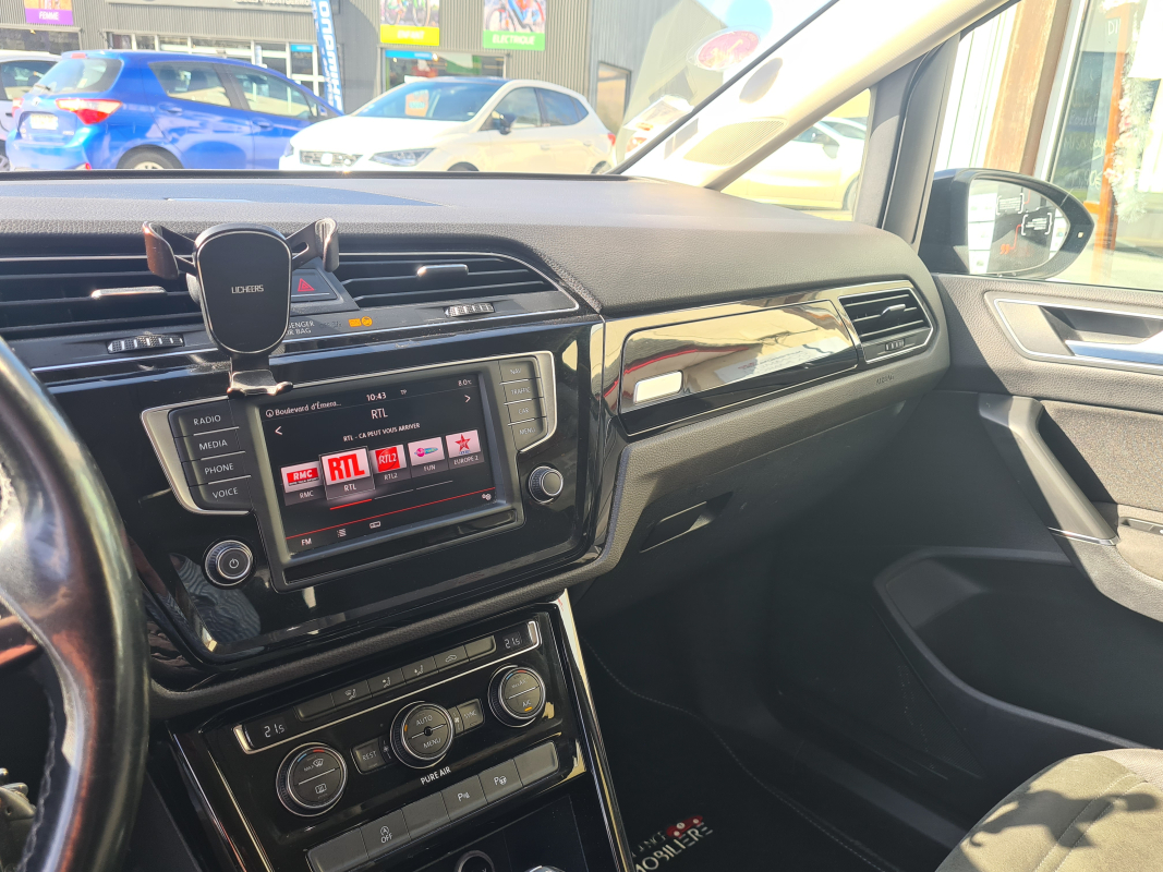 Volkswagen Touran — 17