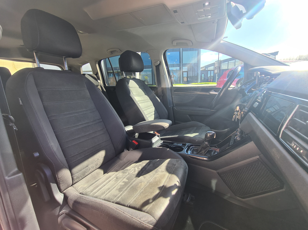 Volkswagen Touran — 28