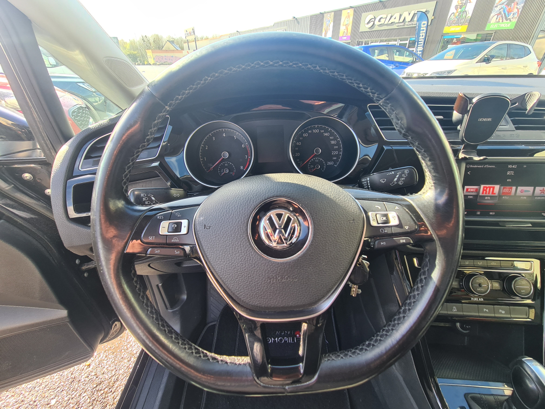 Volkswagen Touran — 15