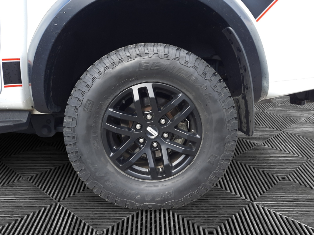 Ford Ranger — 32