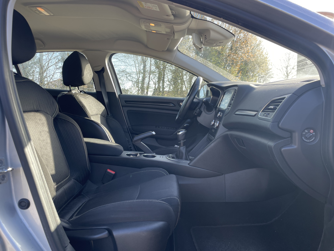 Renault Megane — 12