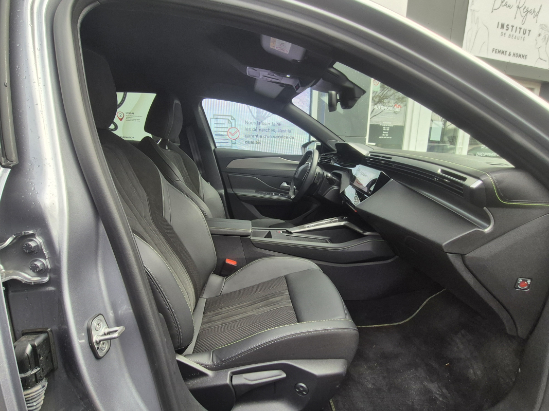 Peugeot 308 — 10