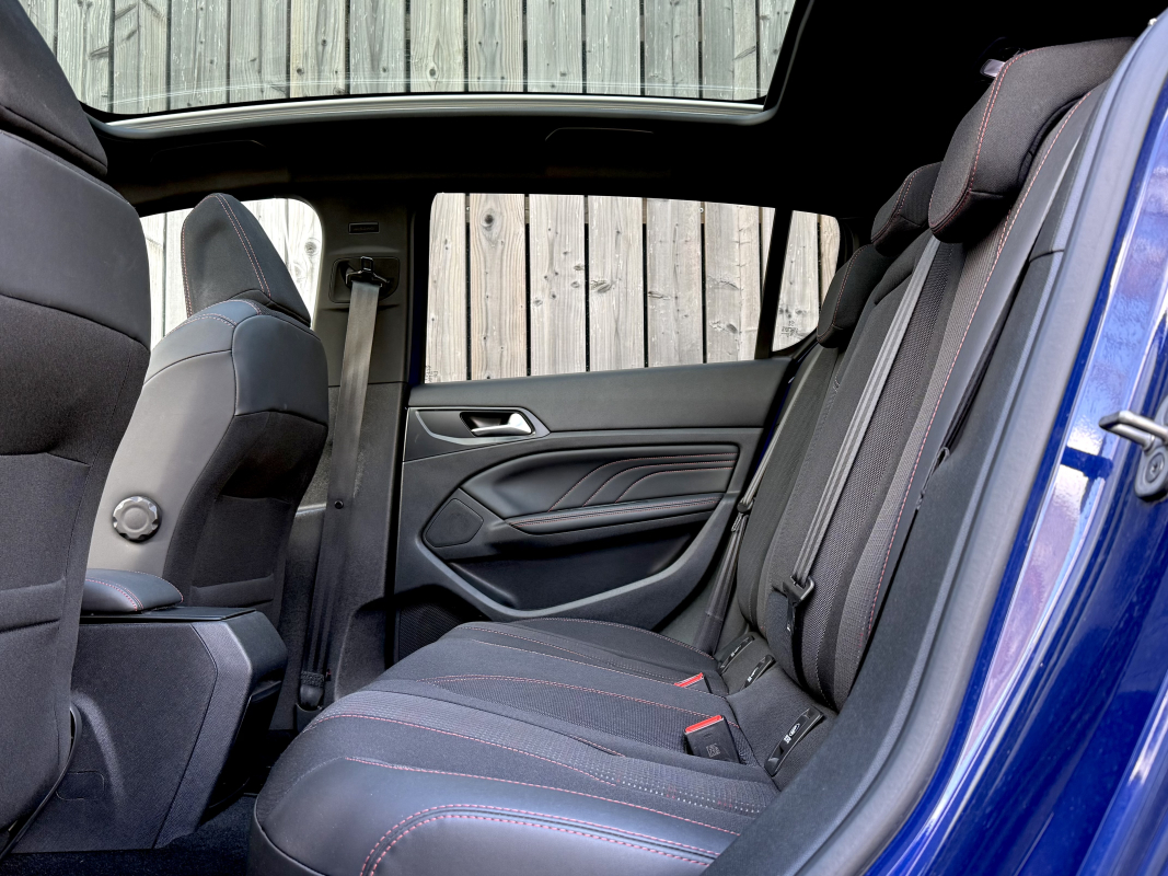 Peugeot 308 — 8