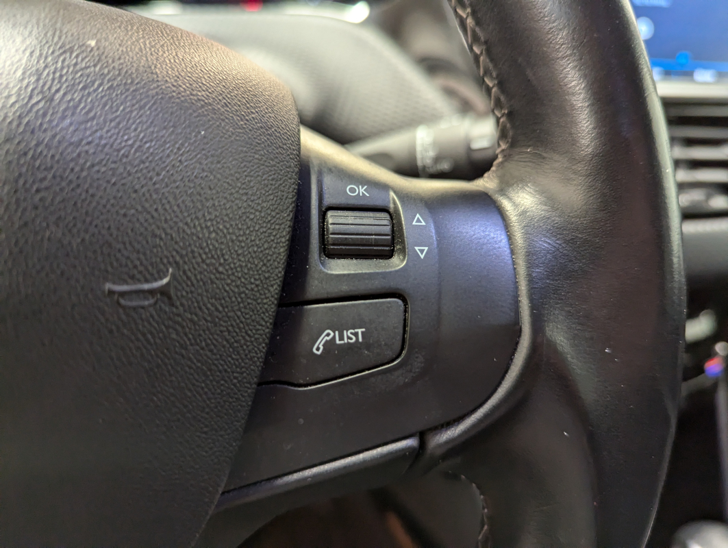 Peugeot 2008 — 12
