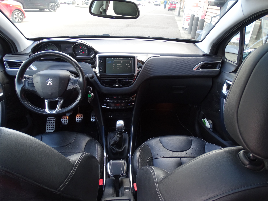 Peugeot 2008 — 17