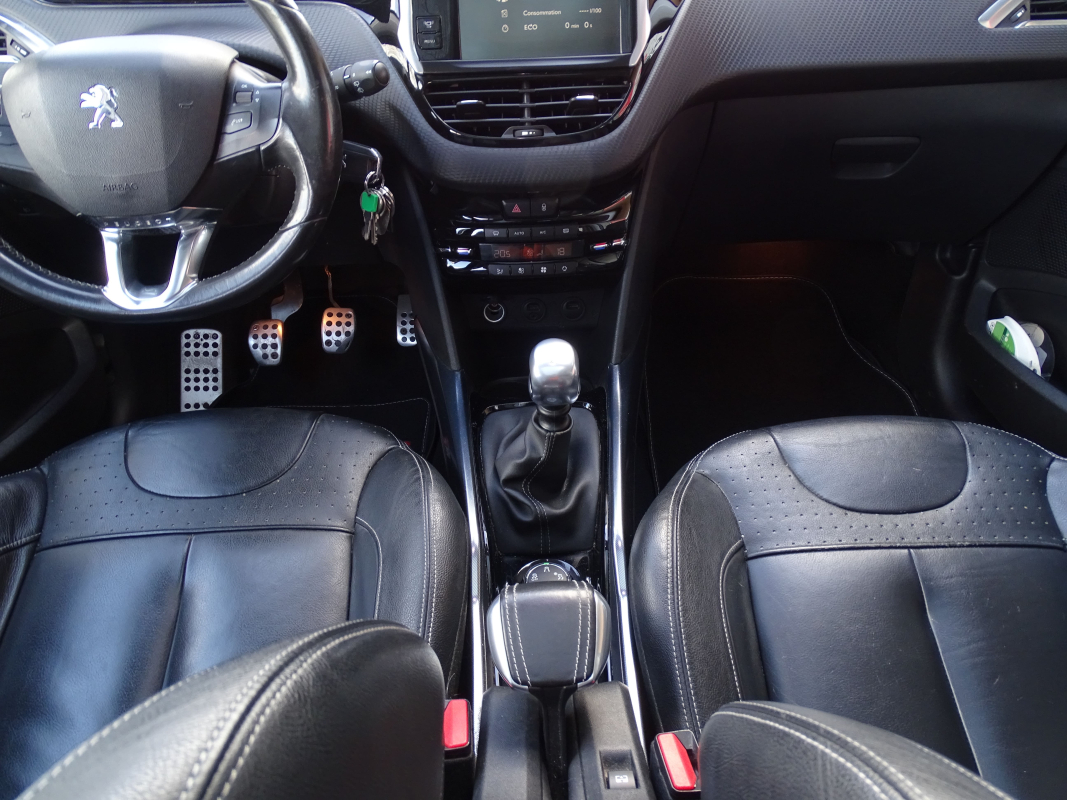 Peugeot 2008 — 21
