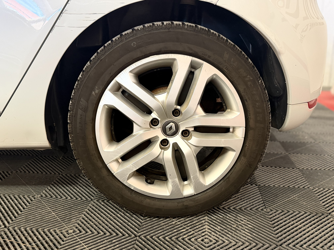 Renault Clio — 24