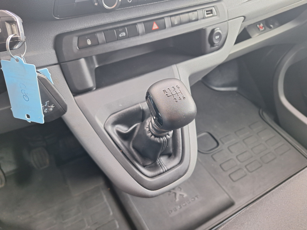 Peugeot Expert — 23