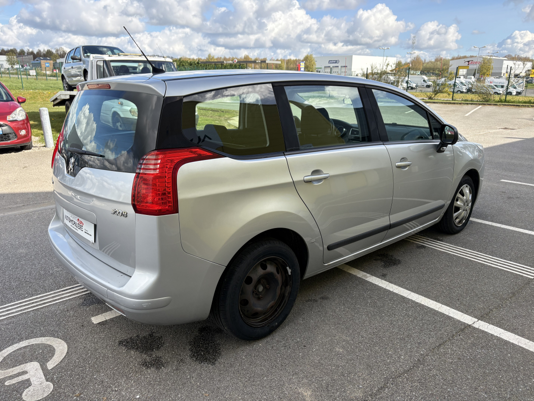 Peugeot 5008 — 6