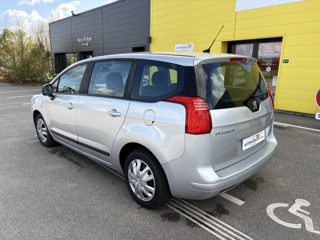 Peugeot 5008 — 8