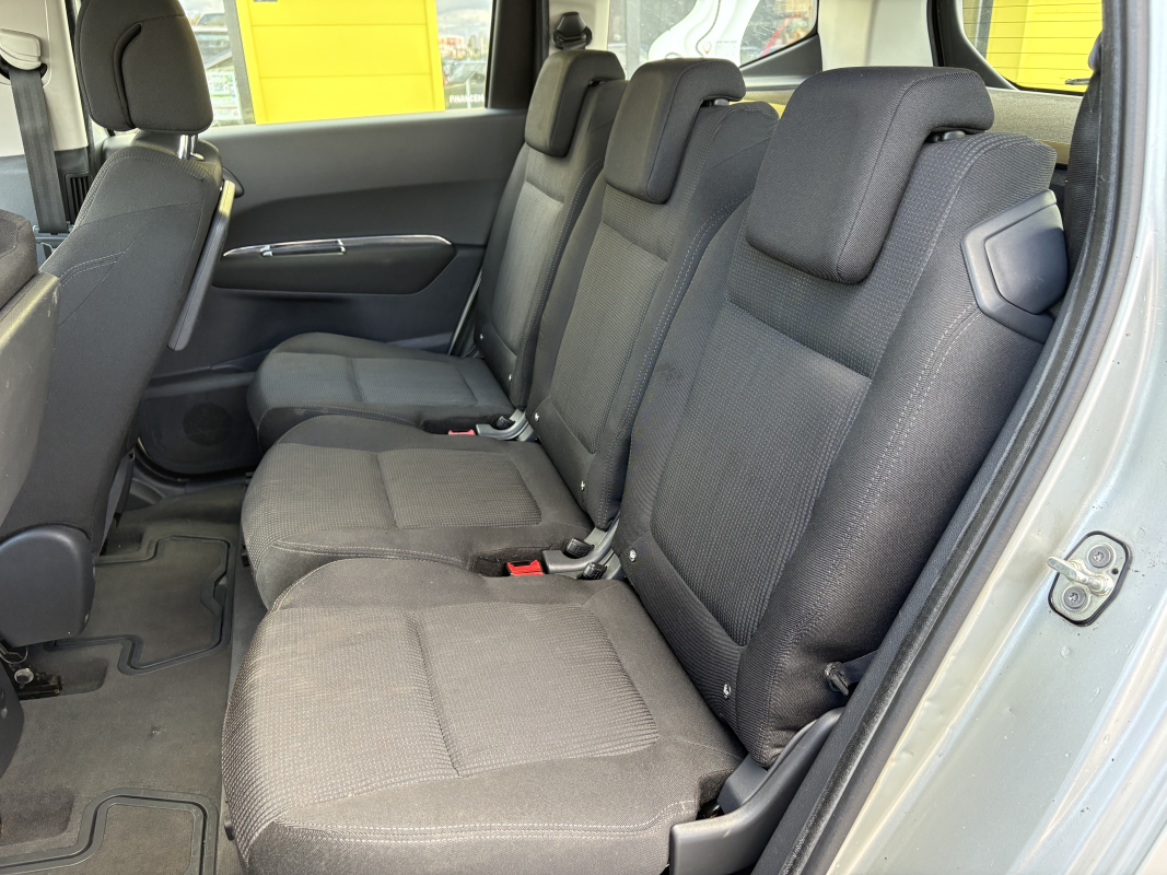 Peugeot 5008 — 11