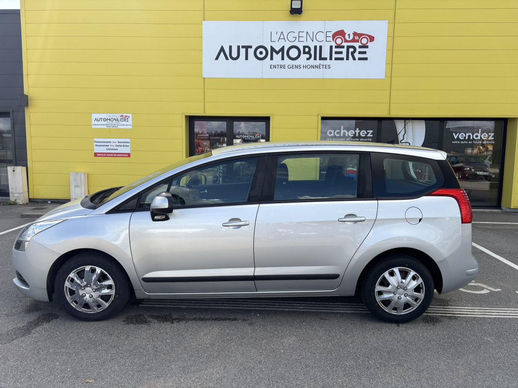 Peugeot 5008 — 9