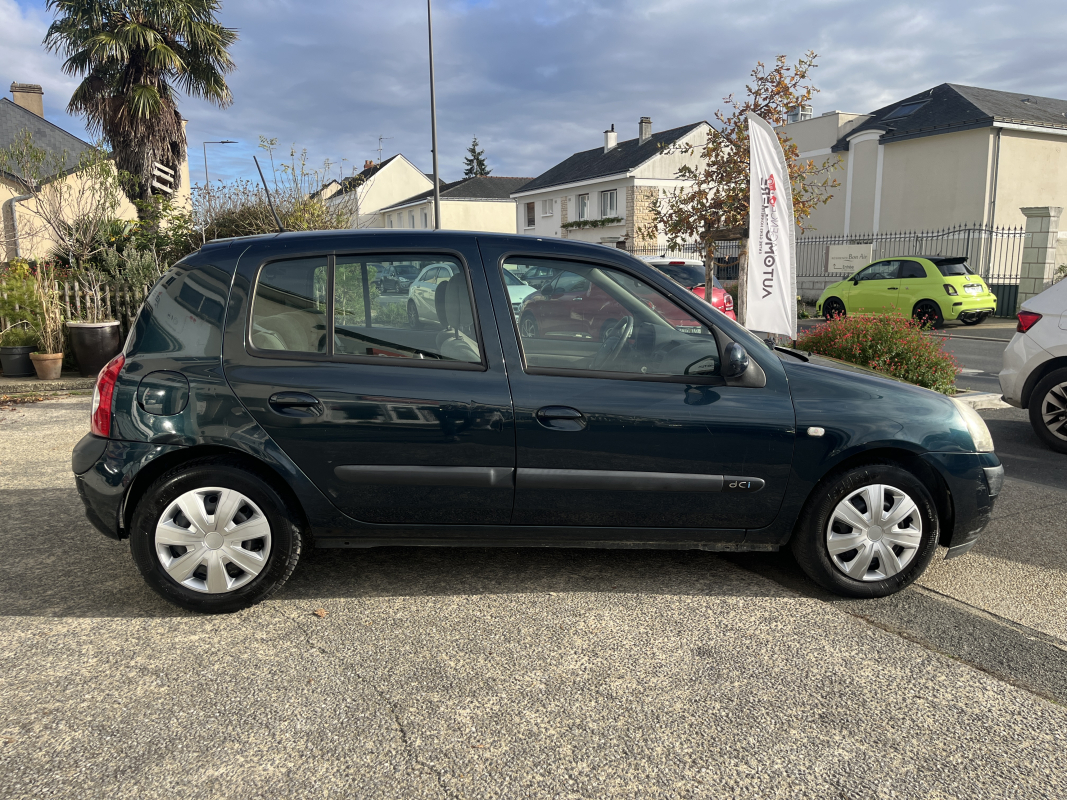 Renault Clio — 8