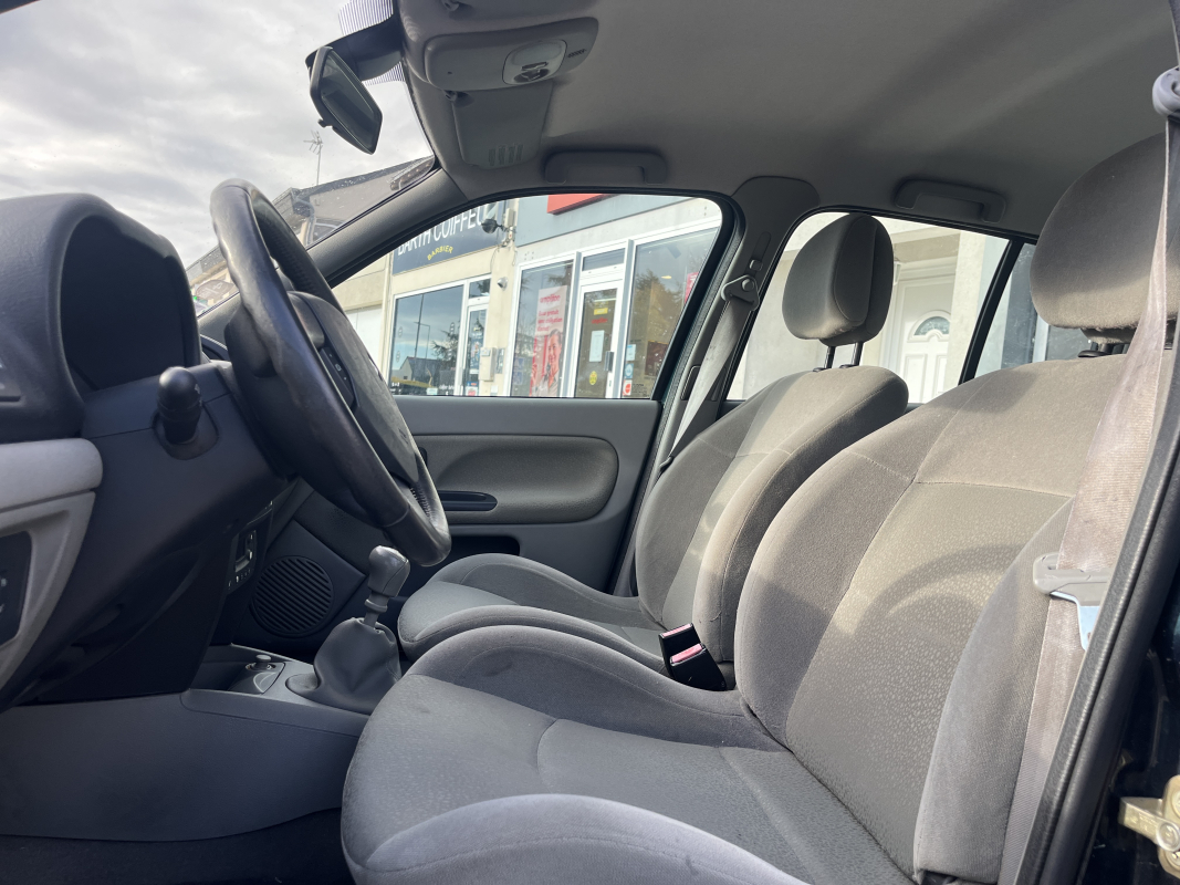 Renault Clio — 14