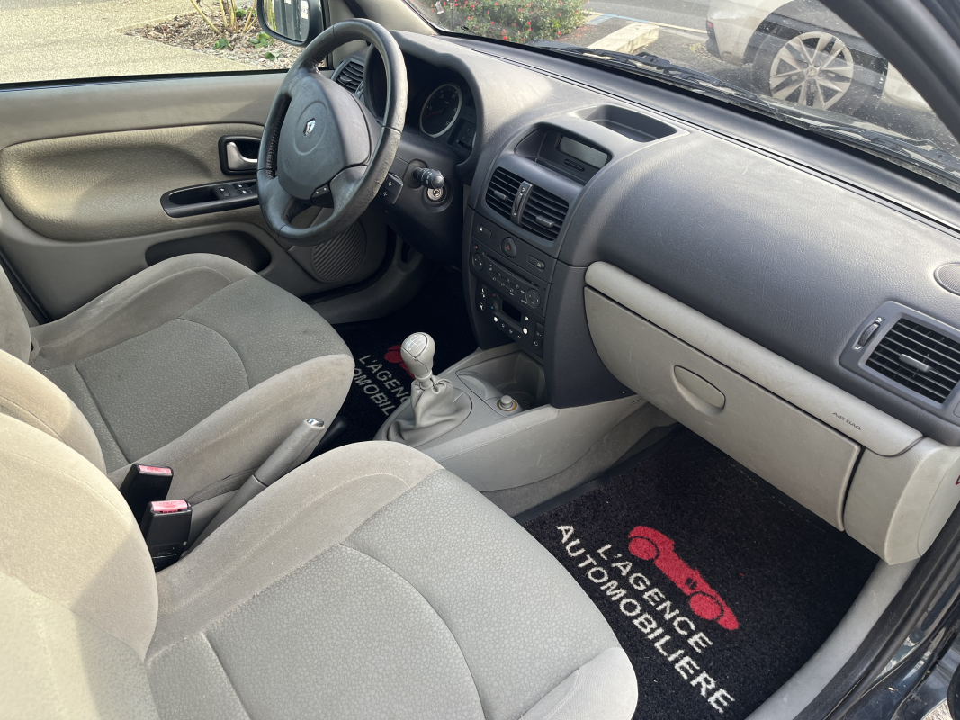 Renault Clio — 11