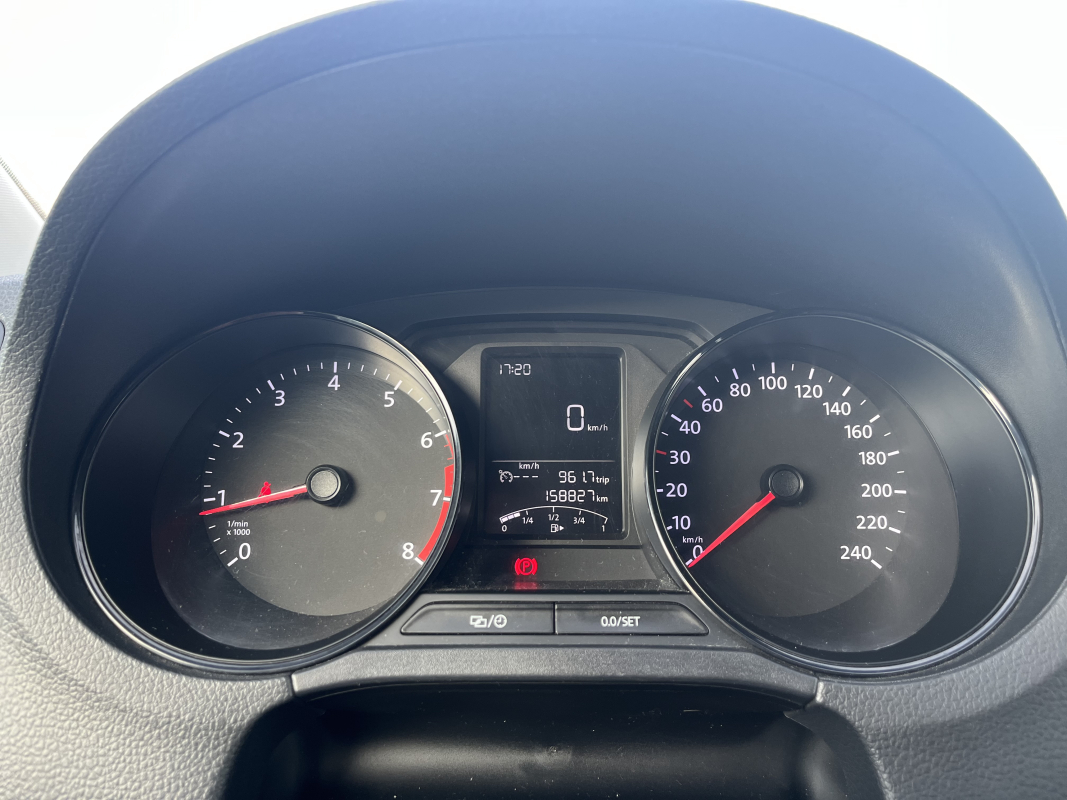 Volkswagen Polo — 16