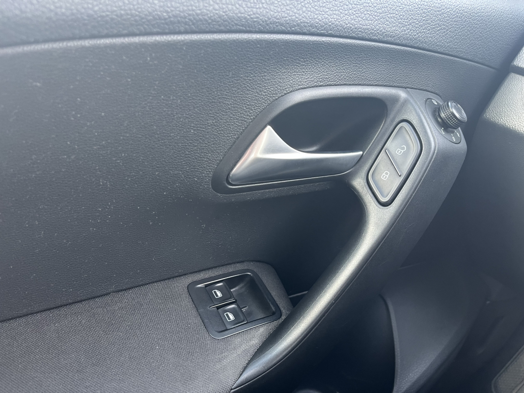 Volkswagen Polo — 17