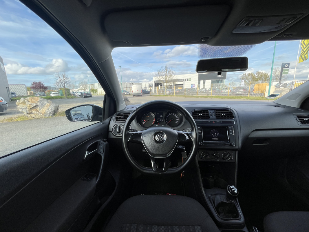 Volkswagen Polo — 24