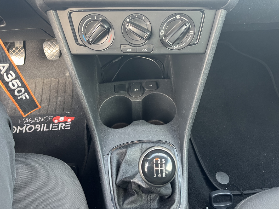 Volkswagen Polo — 35