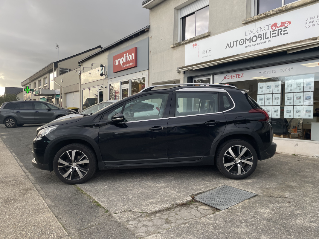 Peugeot 2008 — 8