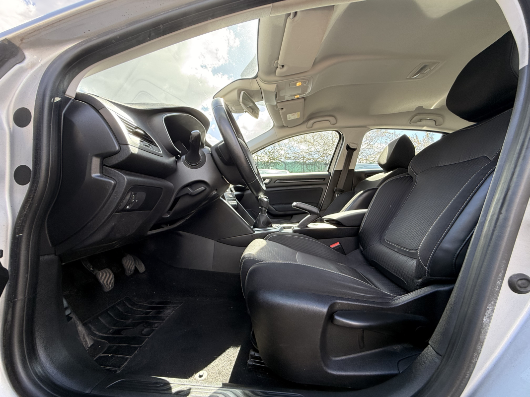 Renault MEGANE IV — 10