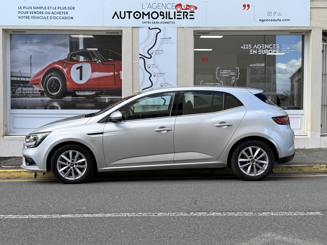 Renault MEGANE IV — 7