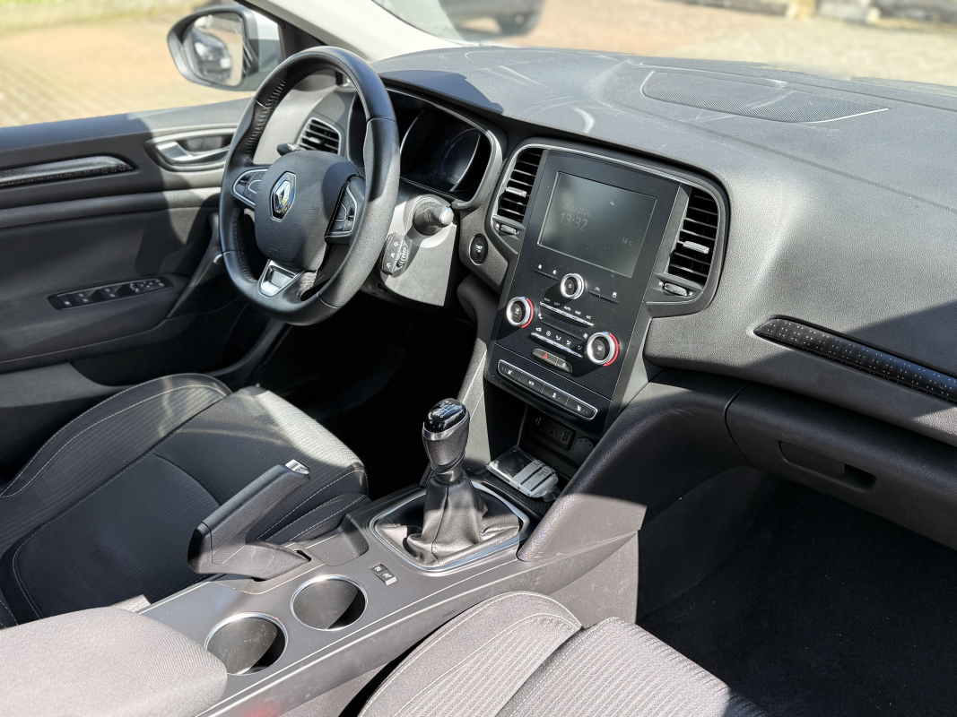 Renault MEGANE IV — 12
