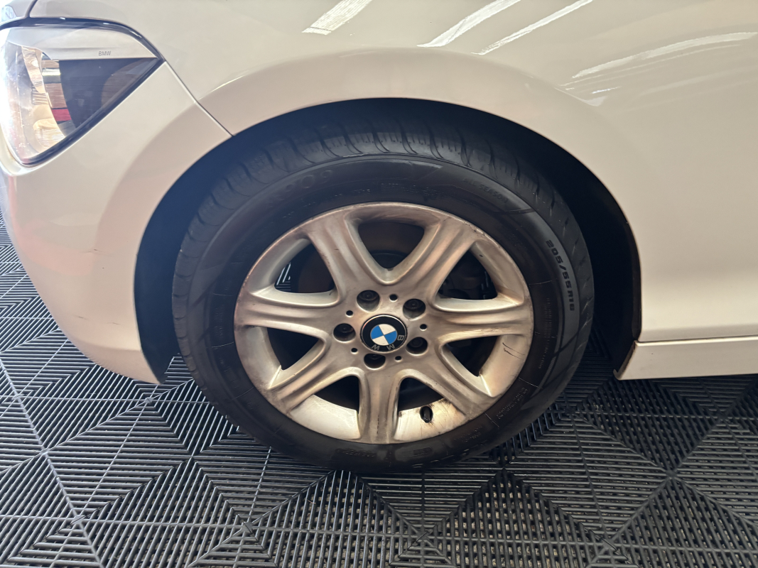 Bmw Série 1 — 24