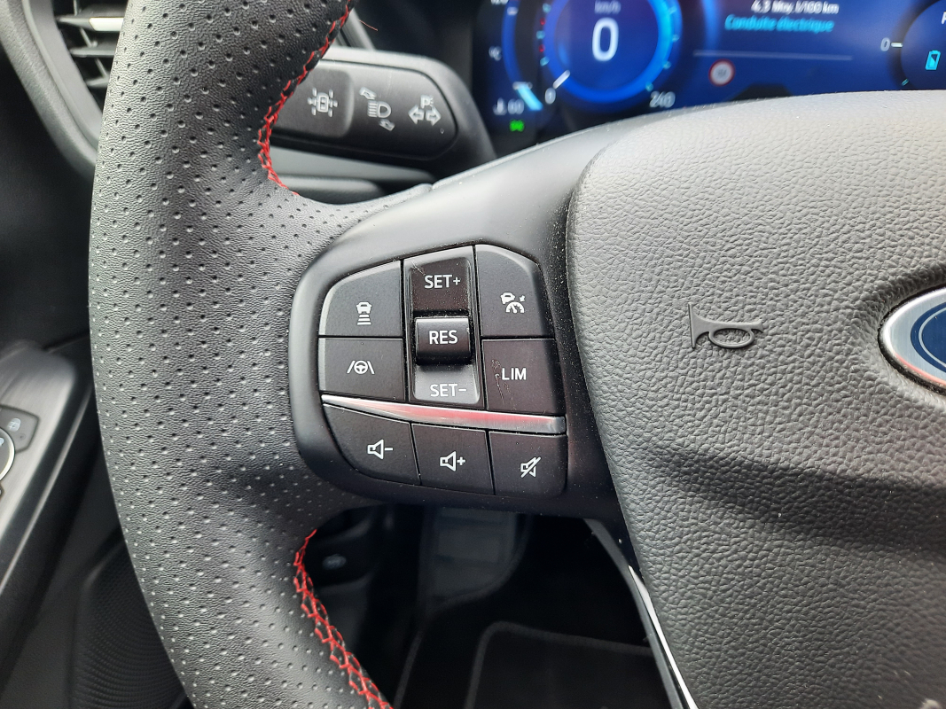 Ford Kuga — 13