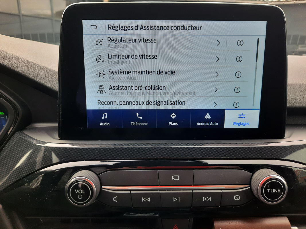 Ford Kuga — 23