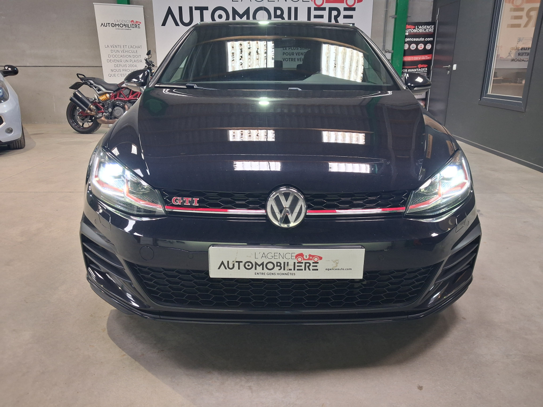 Volkswagen Golf — 5