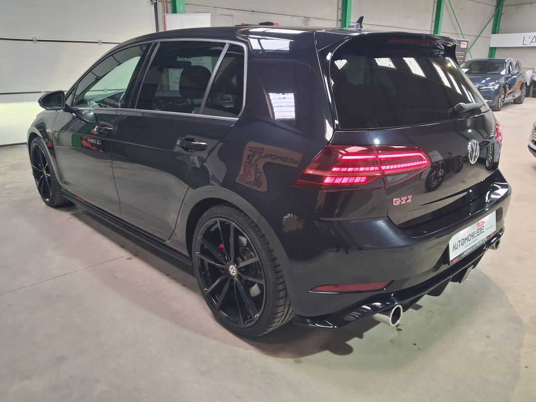 Volkswagen Golf — 9