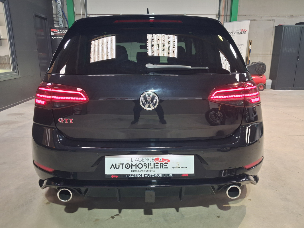 Volkswagen Golf — 11
