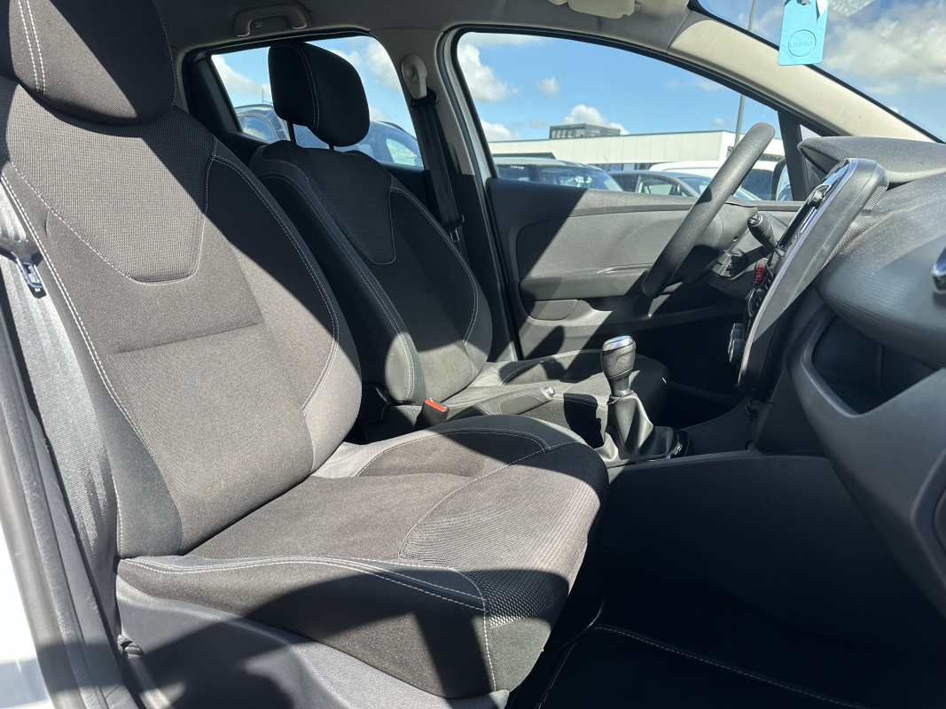 Renault Clio — 12