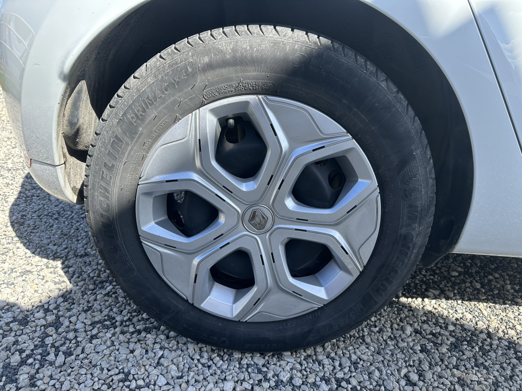 Renault Clio — 16
