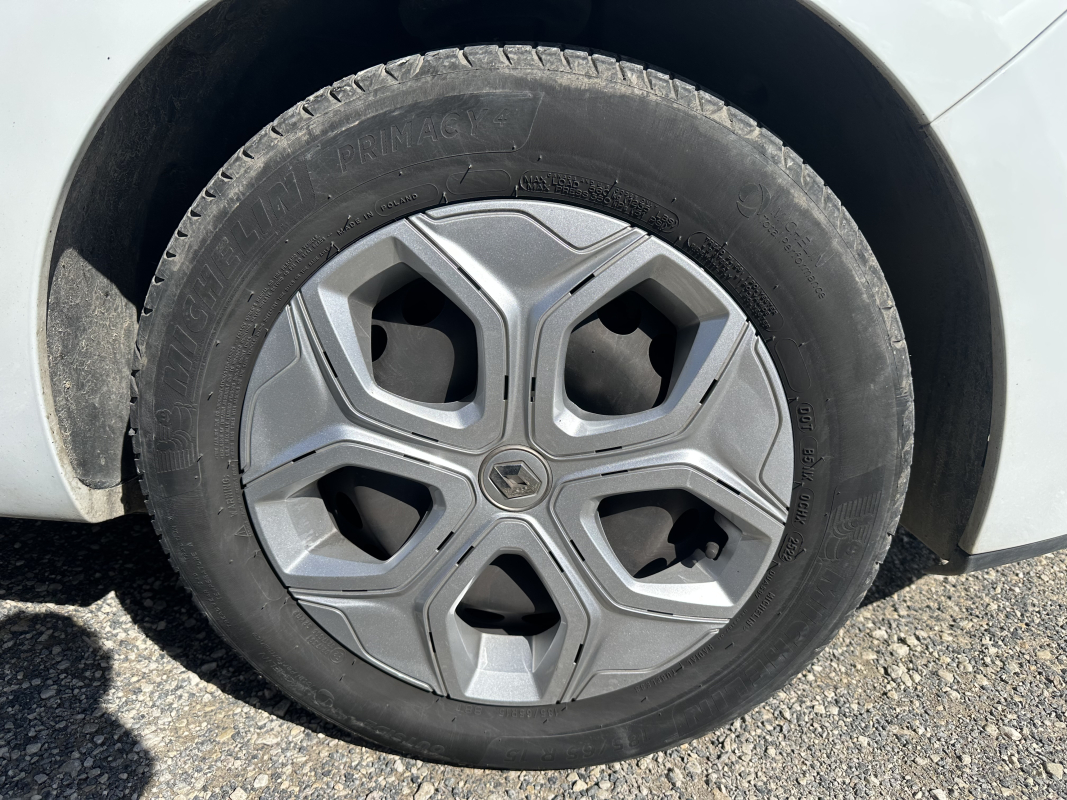Renault Clio — 17
