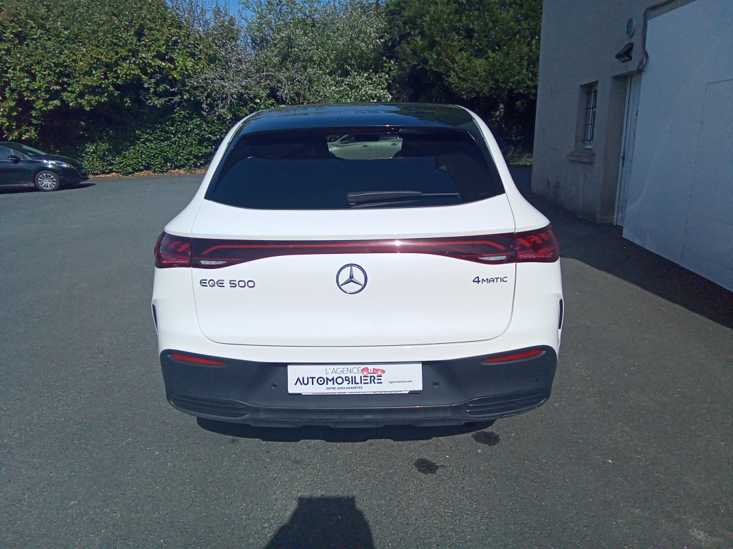 Mercedes EQE — 4