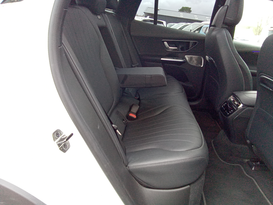 Mercedes EQE — 20