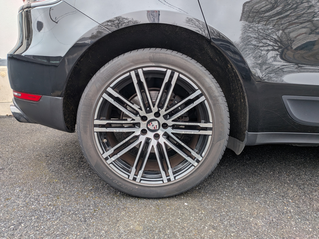 Porsche Macan — 23