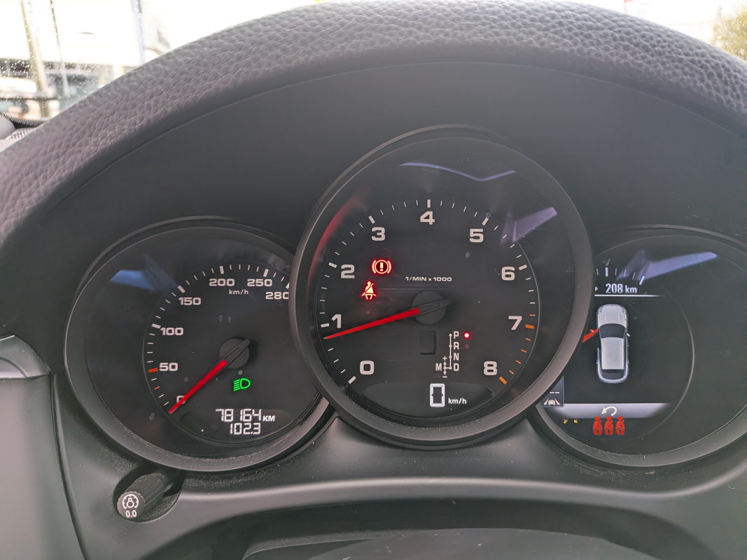 Porsche Macan — 14