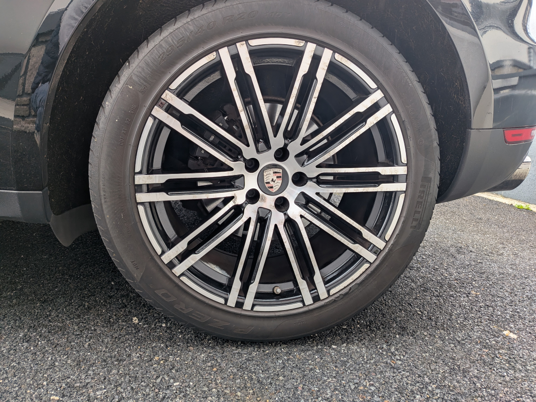 Porsche Macan — 26