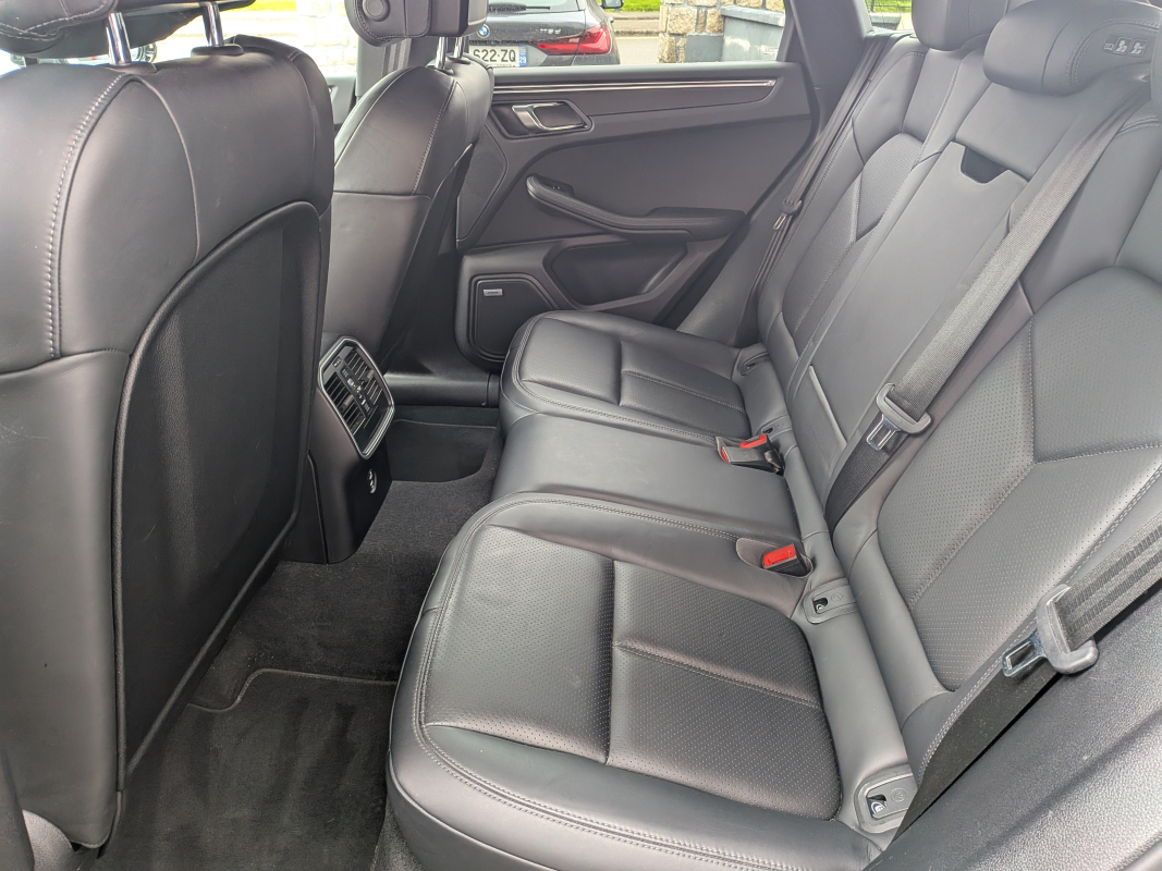 Porsche Macan — 18