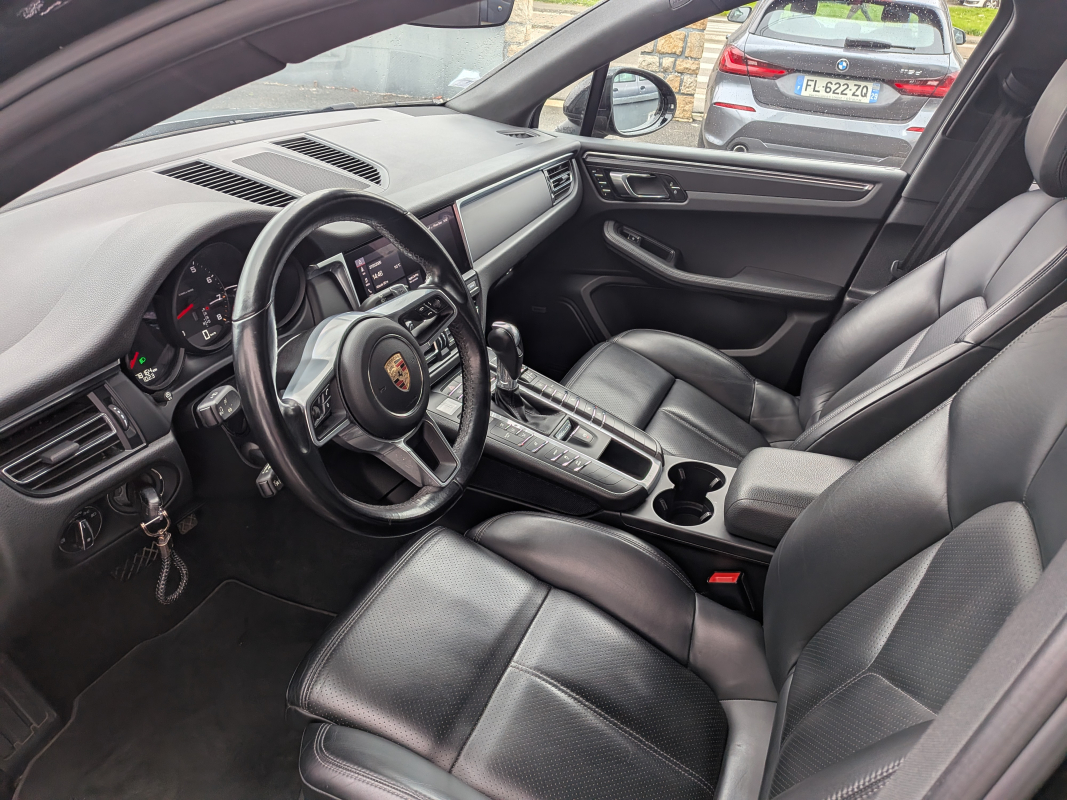 Porsche Macan — 10