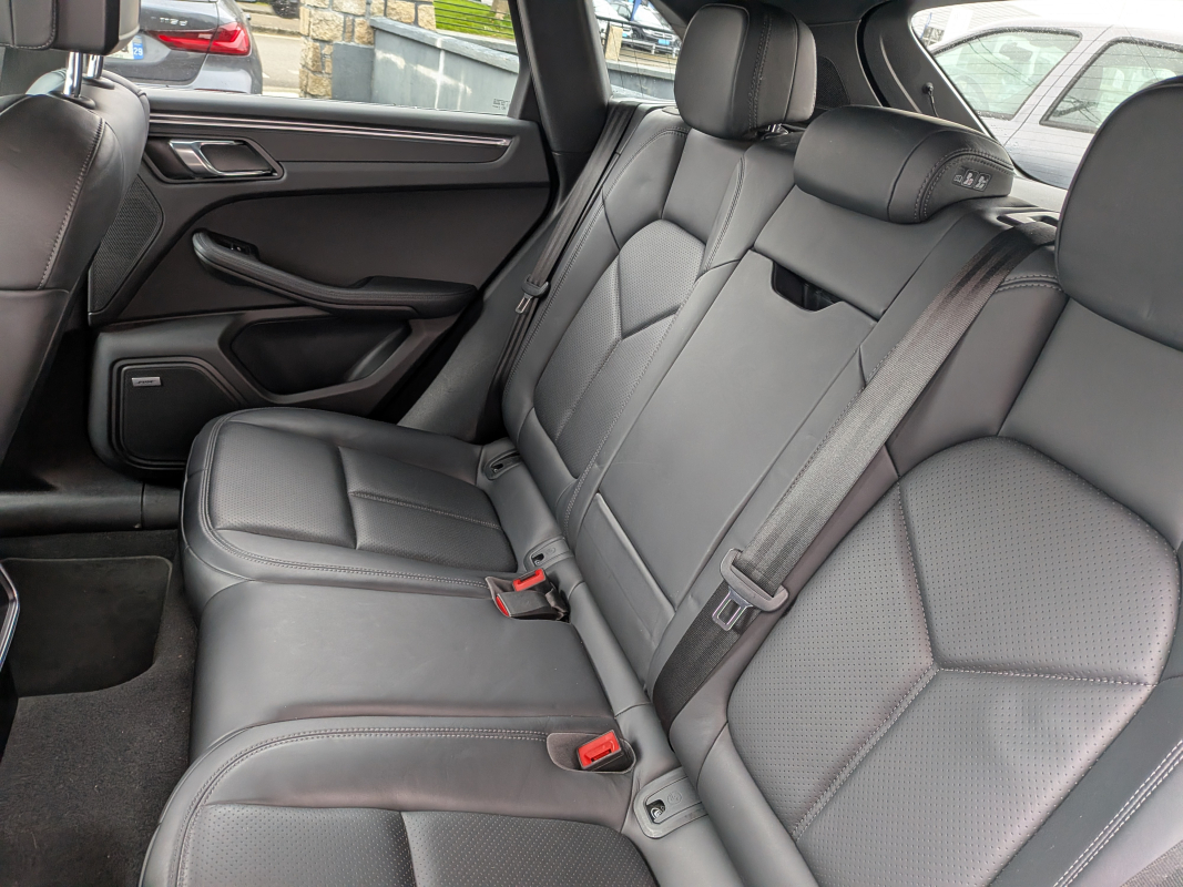 Porsche Macan — 21