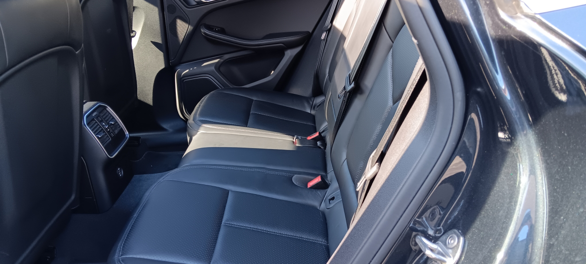 Porsche Macan — 12