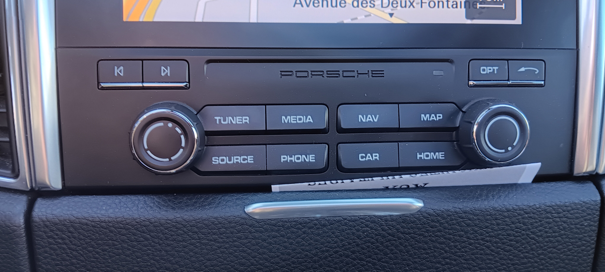 Porsche Macan — 18