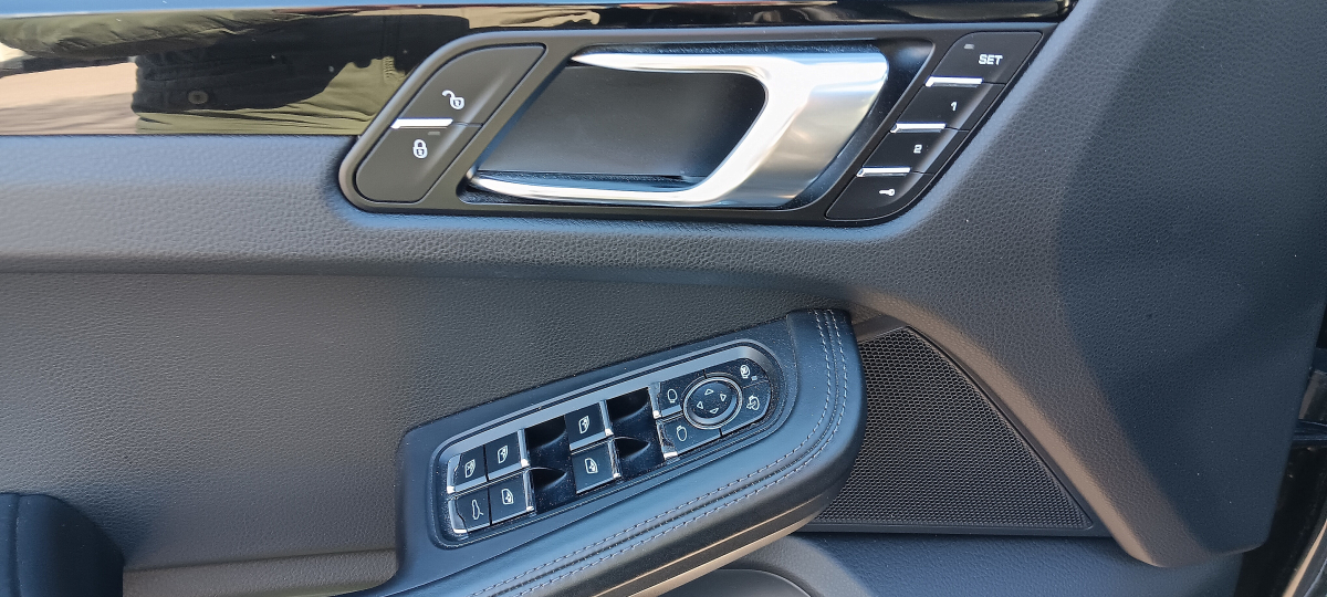 Porsche Macan — 20